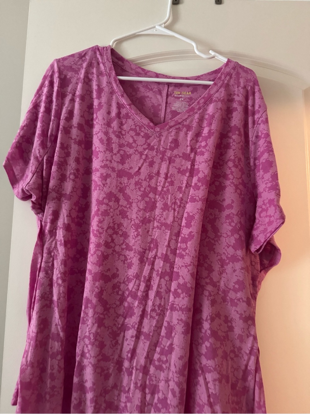 tek gear Purple-Pink Patterned V-Neck Short Sleeve Top